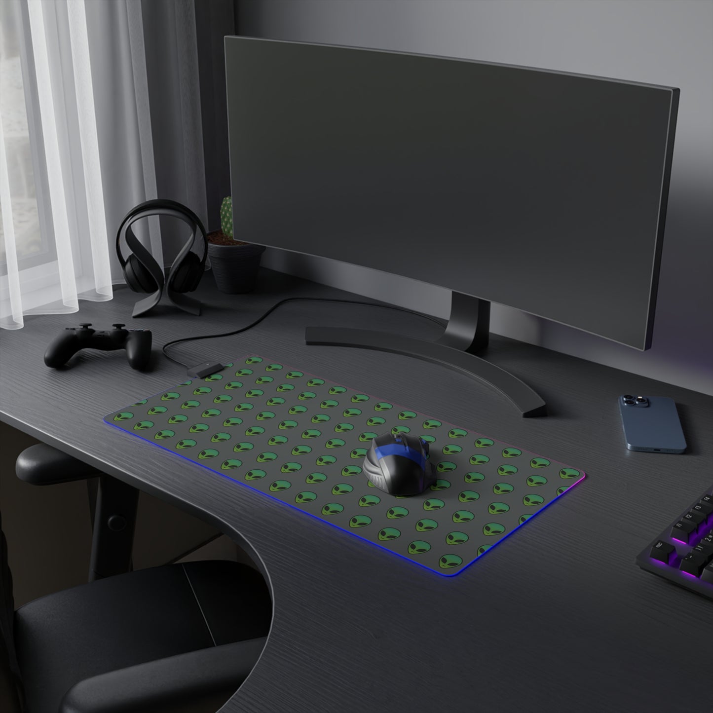 Alien LED Gaming Mouse Pad - Cool Desk Decor for Gamers, Gaming Setup Accessories, Alien Theme Gift, LED Mouse Pad