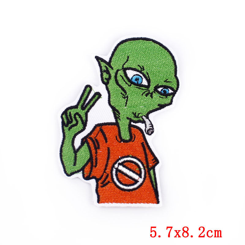 ๐ธ Alien Embroidered Patch โ Wear the Signal