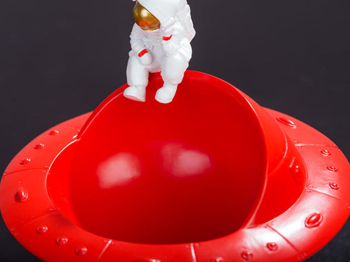 👨‍🚀 Astronaut Storage Tray – Stillness with a Purpose