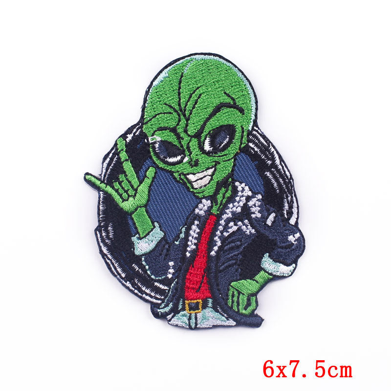 ๐ธ Alien Embroidered Patch โ Wear the Signal