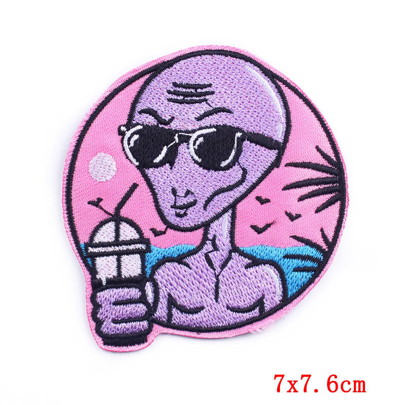 ๐ธ Alien Embroidered Patch โ Wear the Signal