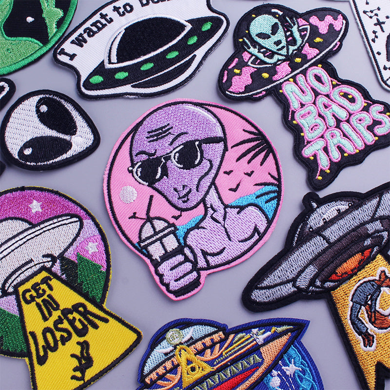 ๐ธ Alien Embroidered Patch โ Wear the Signal