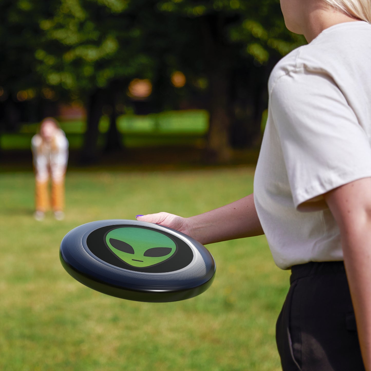 Alien-Themed Frisbee | Fun Outdoor Game, Ideal Gift for Kids and Adults, Picnic Accessory, UFO Lover's Toy, Summer Fun